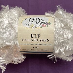 VINTAGE Yarn Bee Elf Eyelash Yarn SUGAR Color 90245 USA Bulky Wt  59 Yards  NEW